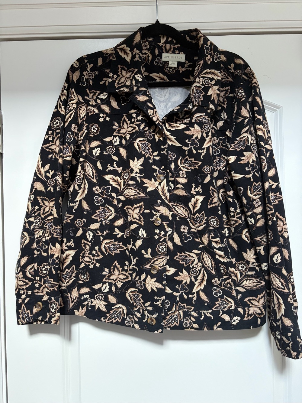 APPLESEED’S Women’s Sz L Floral Button Denim Jacket Pockets Black Brown Chic